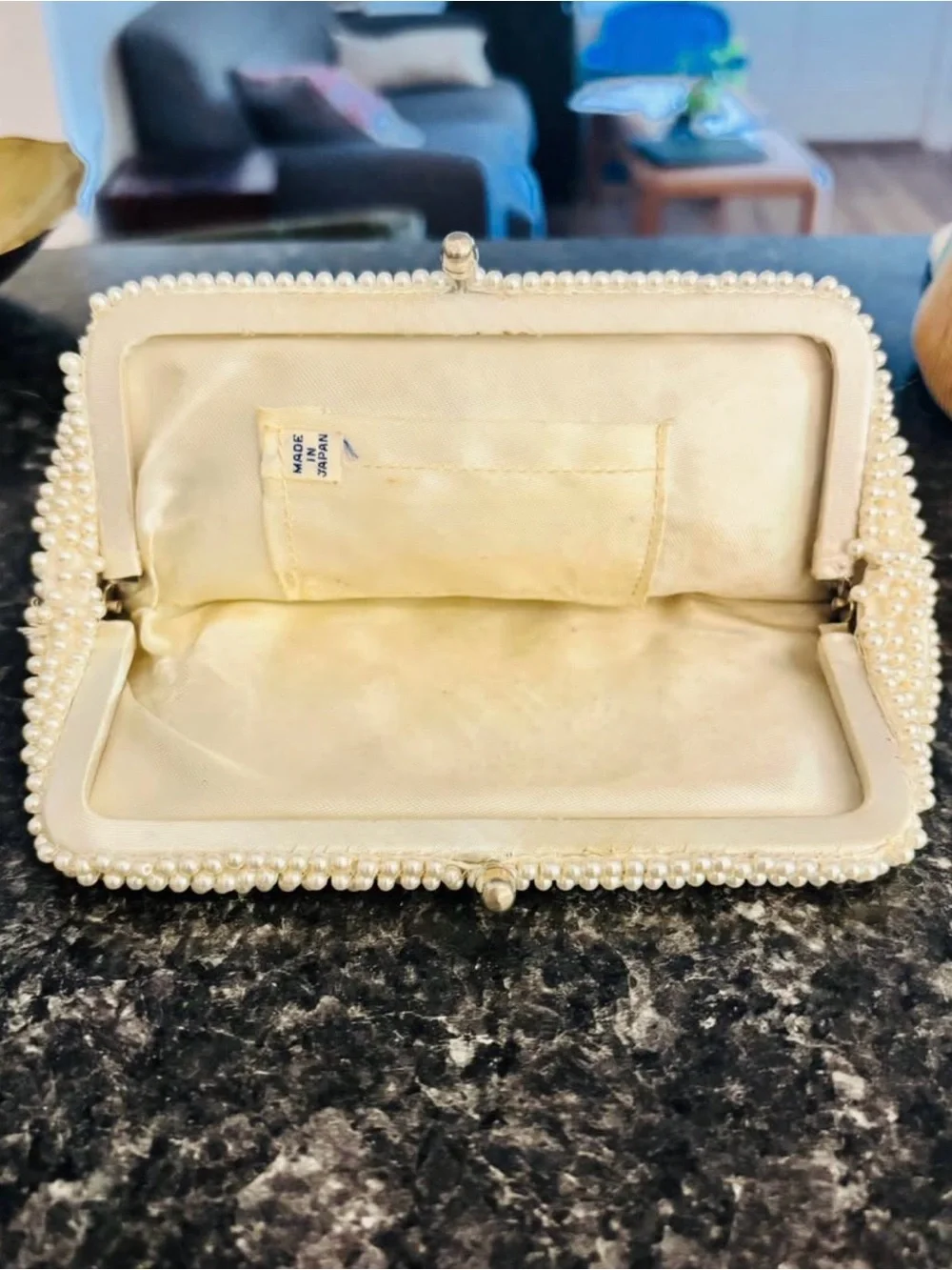 N/A elegant cream